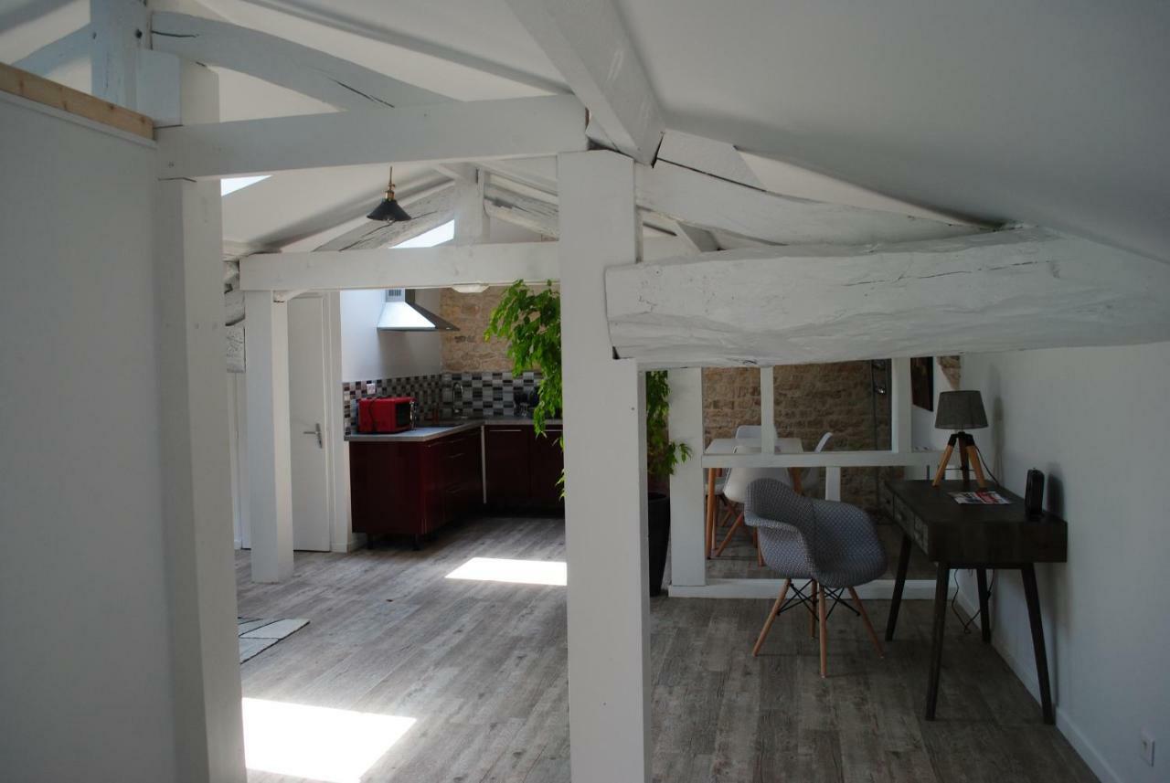 Ecurie De La Grange L'Abbe Apartment Le Langon Exterior photo